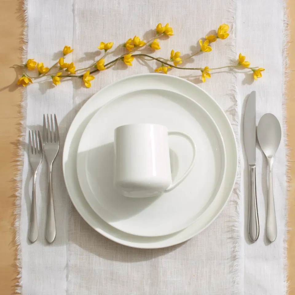Fitz and Floyd Nevaeh White Coupe servizio piatti 16 pezzi bone china