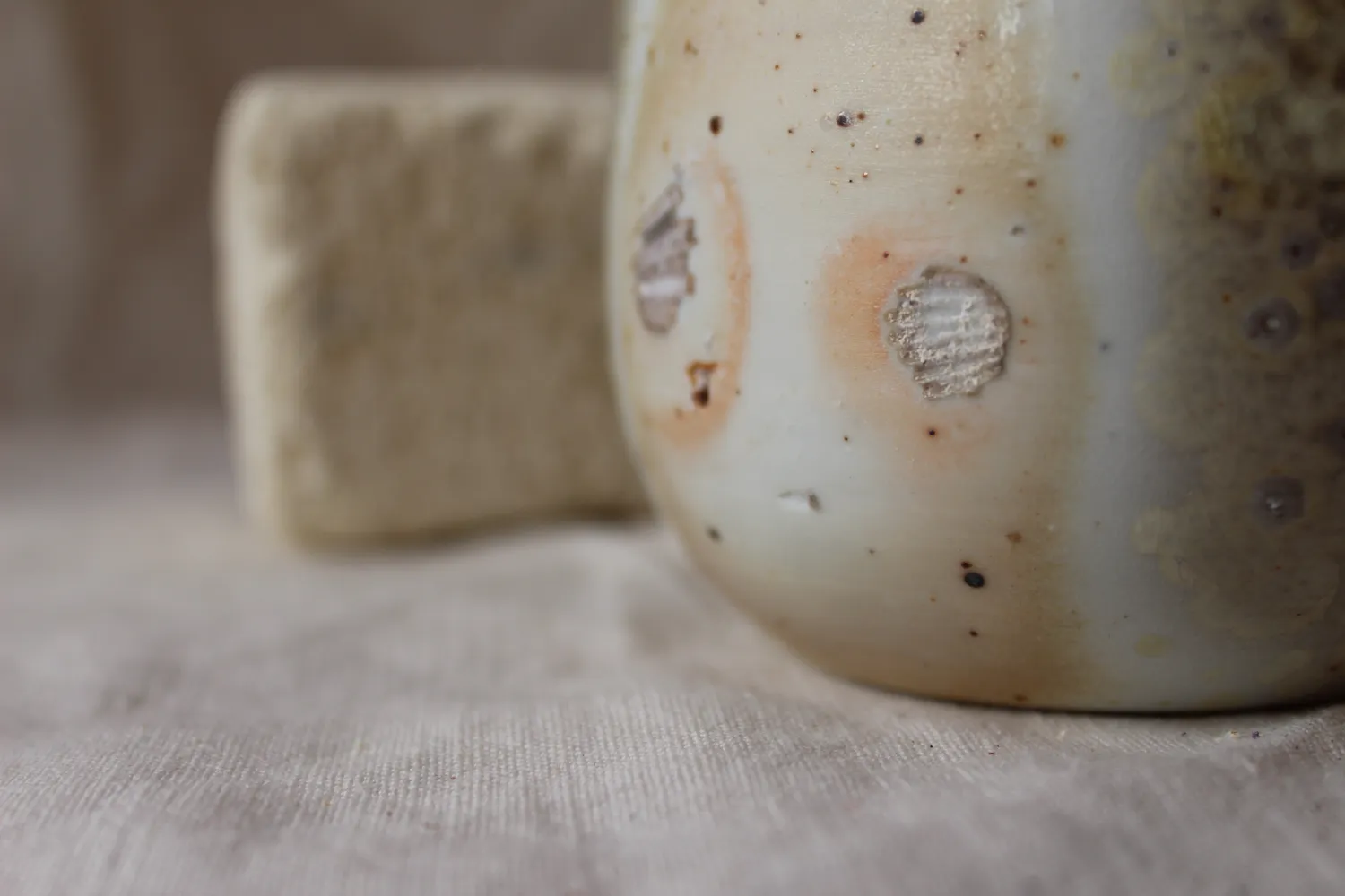 Studio Delta Pottery Uovo di Cenere #2 vaso woodfired 11 cm