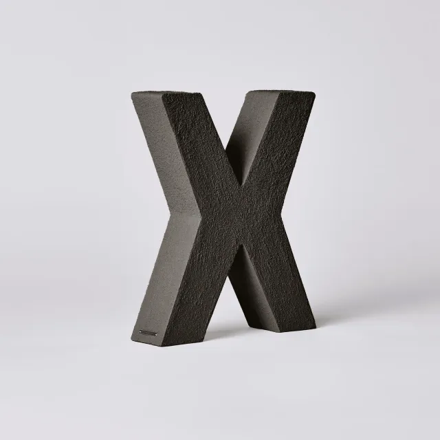 Andrea X piatto in ceramica Nero Caldo taglia M