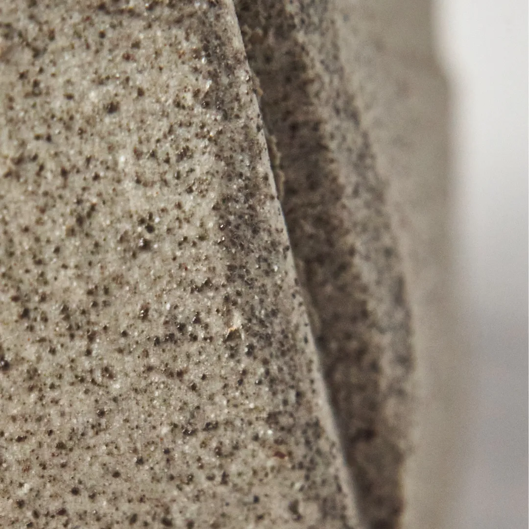 Studio Delta Pottery Cava #1 tazza grès antracite kurinuki