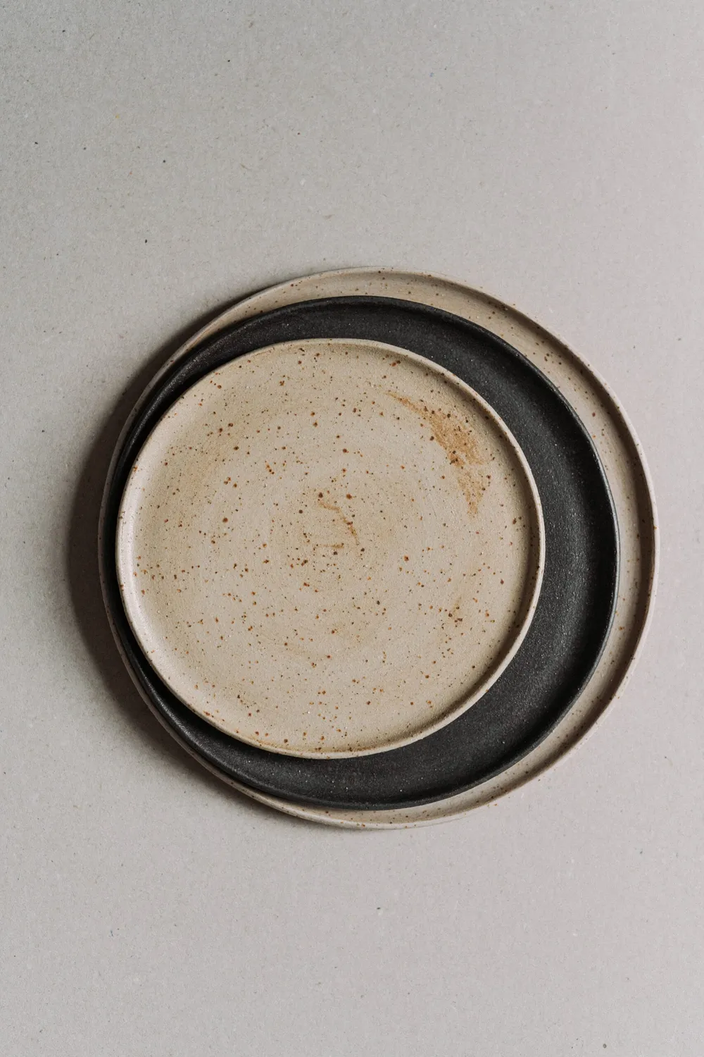 Poemi Earth piatto piano 20 cm crema