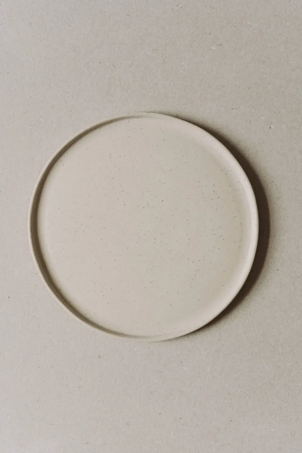 Poemi Terra Vanilla piatto 25 cm bianco puntinato