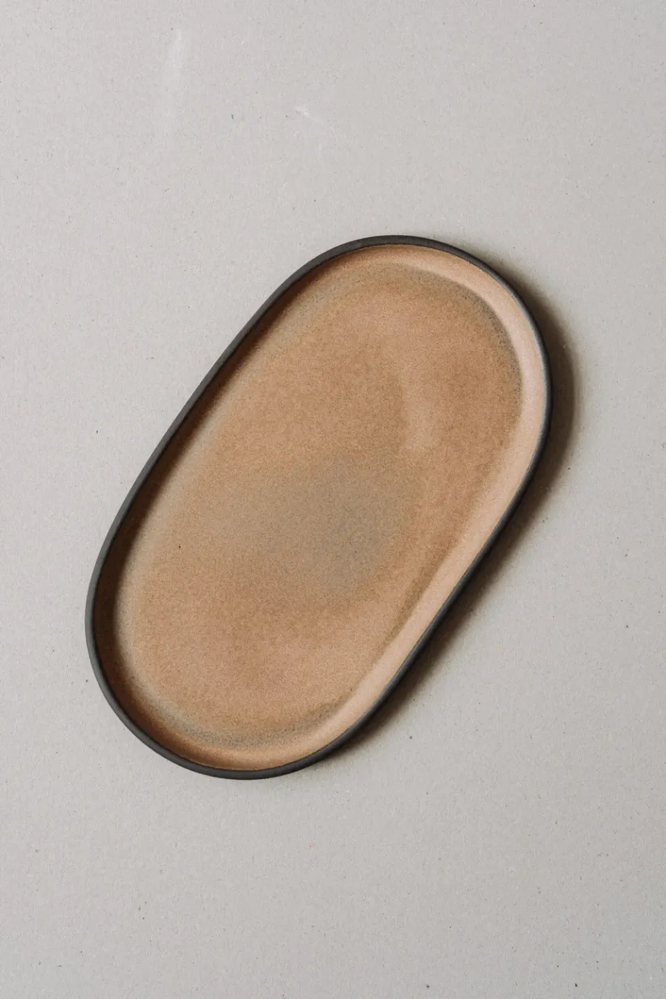 Poemi Fika vassoio in gres 31x18 cm crema