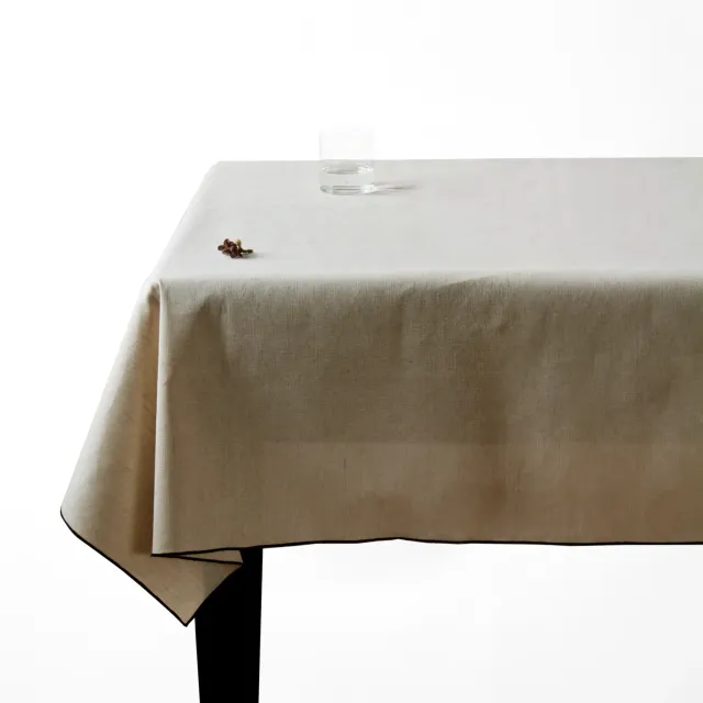 Tavola Ceramica Noemi Tovaglia 6 Posti 160x220 con tovaglioli