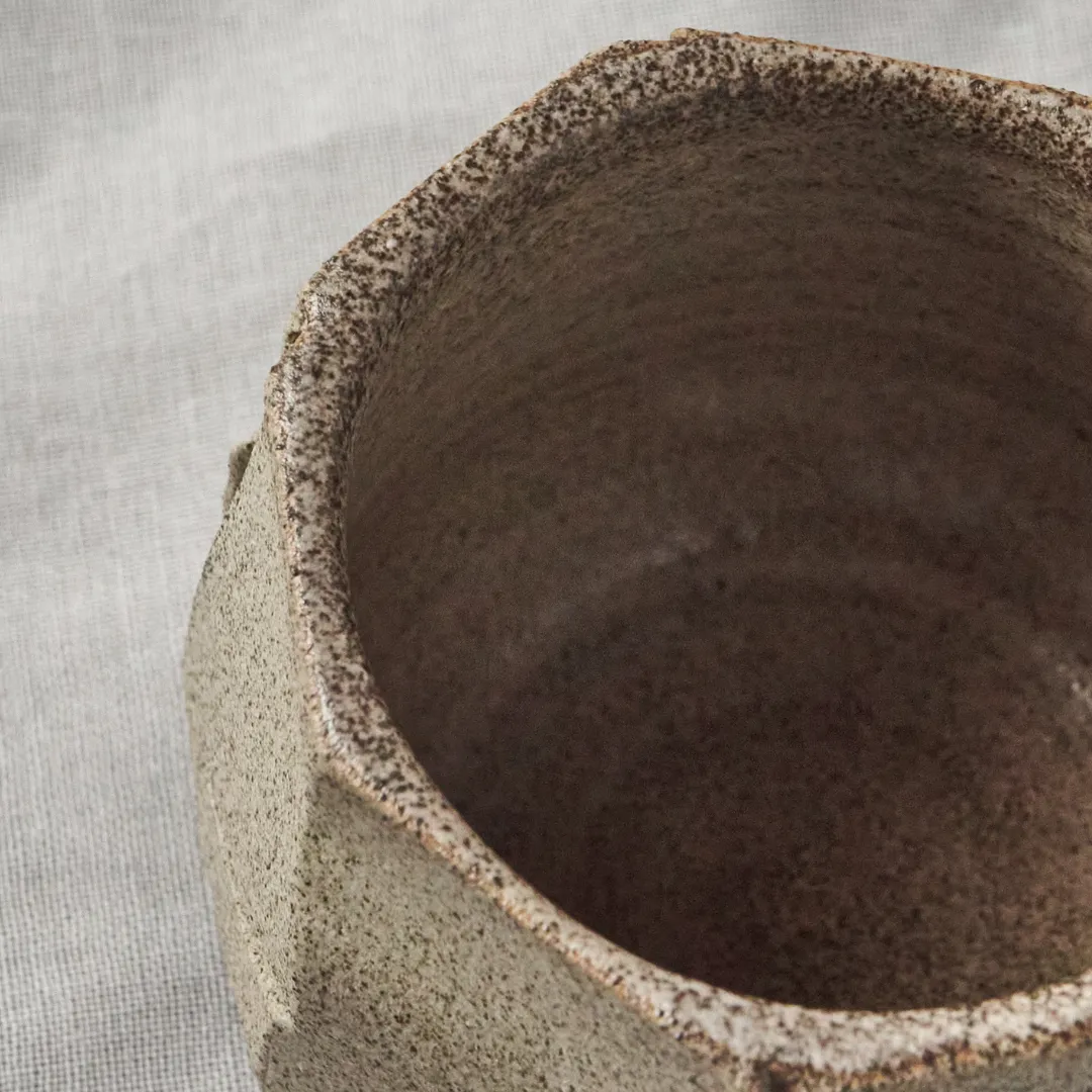 Studio Delta Pottery Cava #1 tazza grès antracite kurinuki