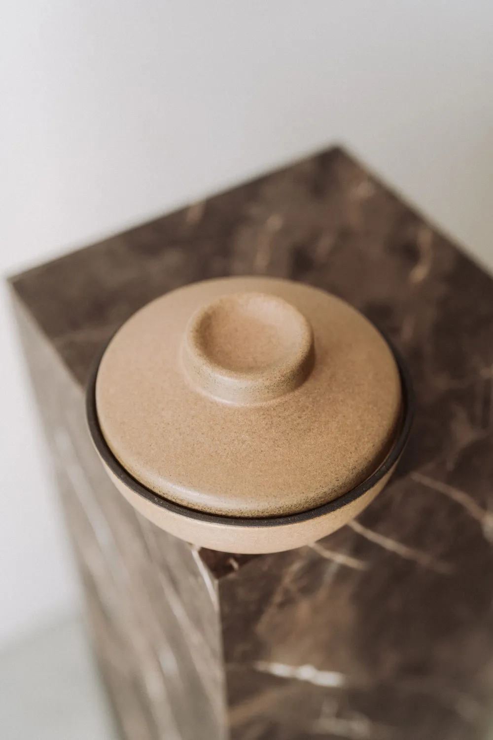 Poemi Aarde ciotola con coperchio 14 cm crema
