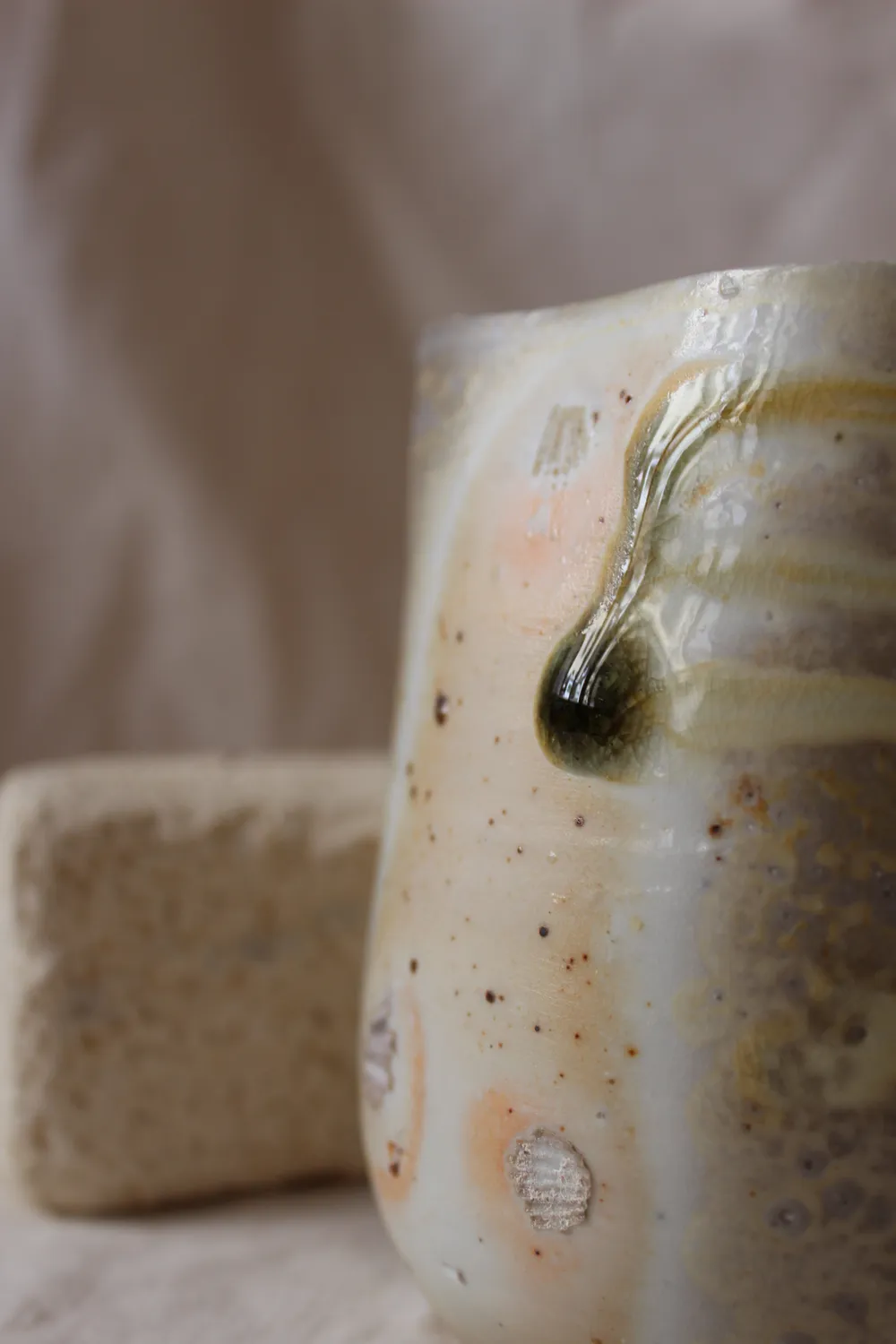 Studio Delta Pottery Uovo di Cenere #2 vaso woodfired 11 cm