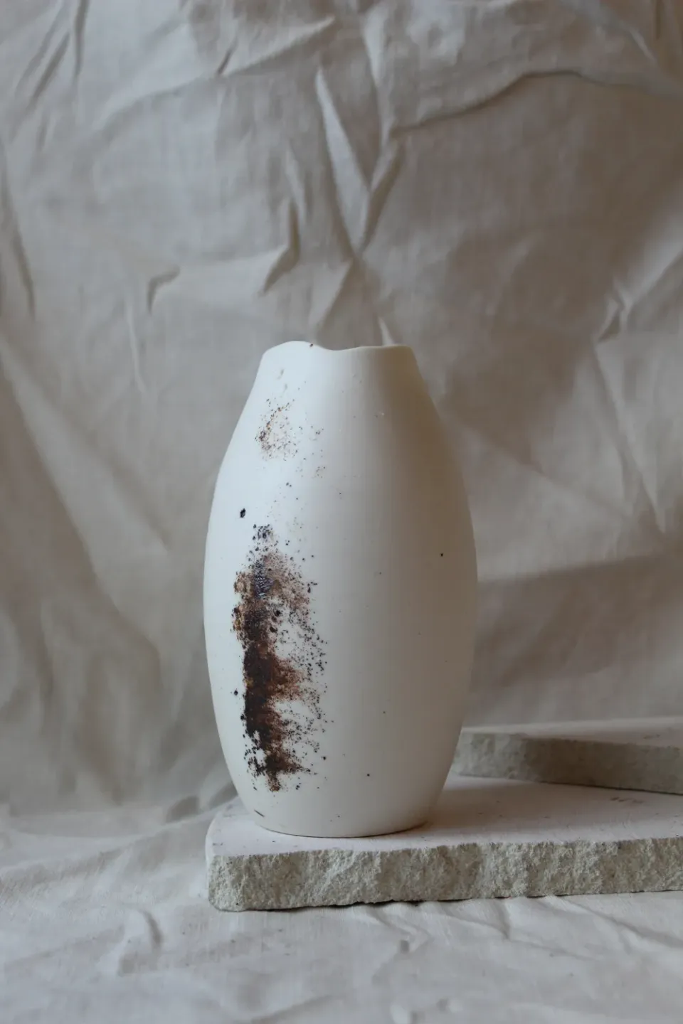 Studio Delta Pottery Uovo di Lava #5 vaso porcellana nera