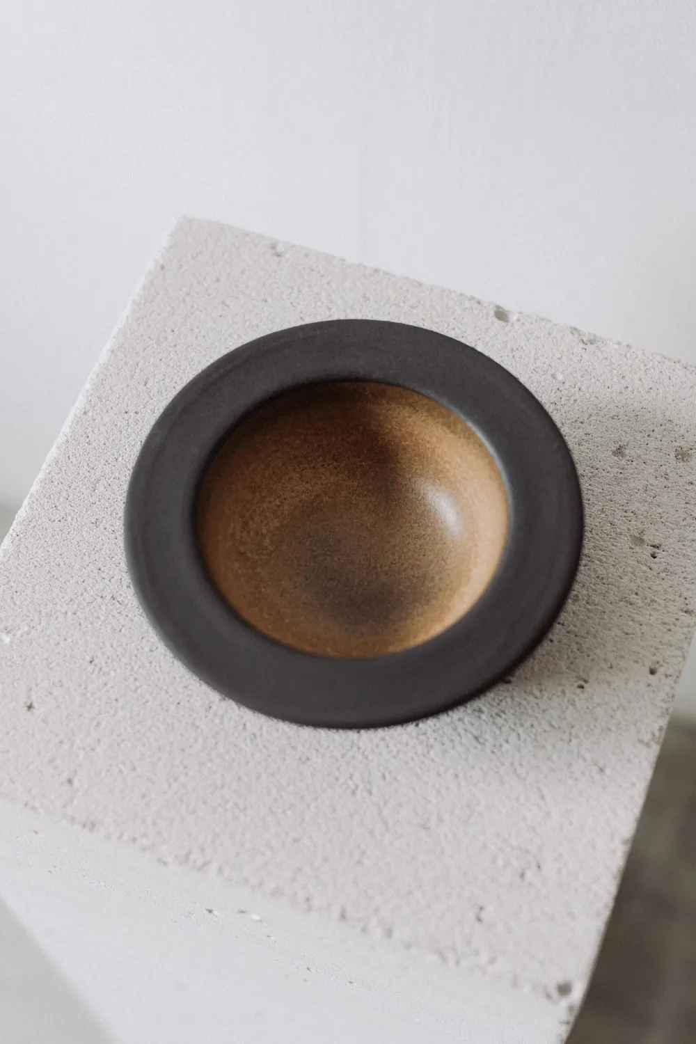 Poemi Aarde piatto pasta 16 cm nero crema