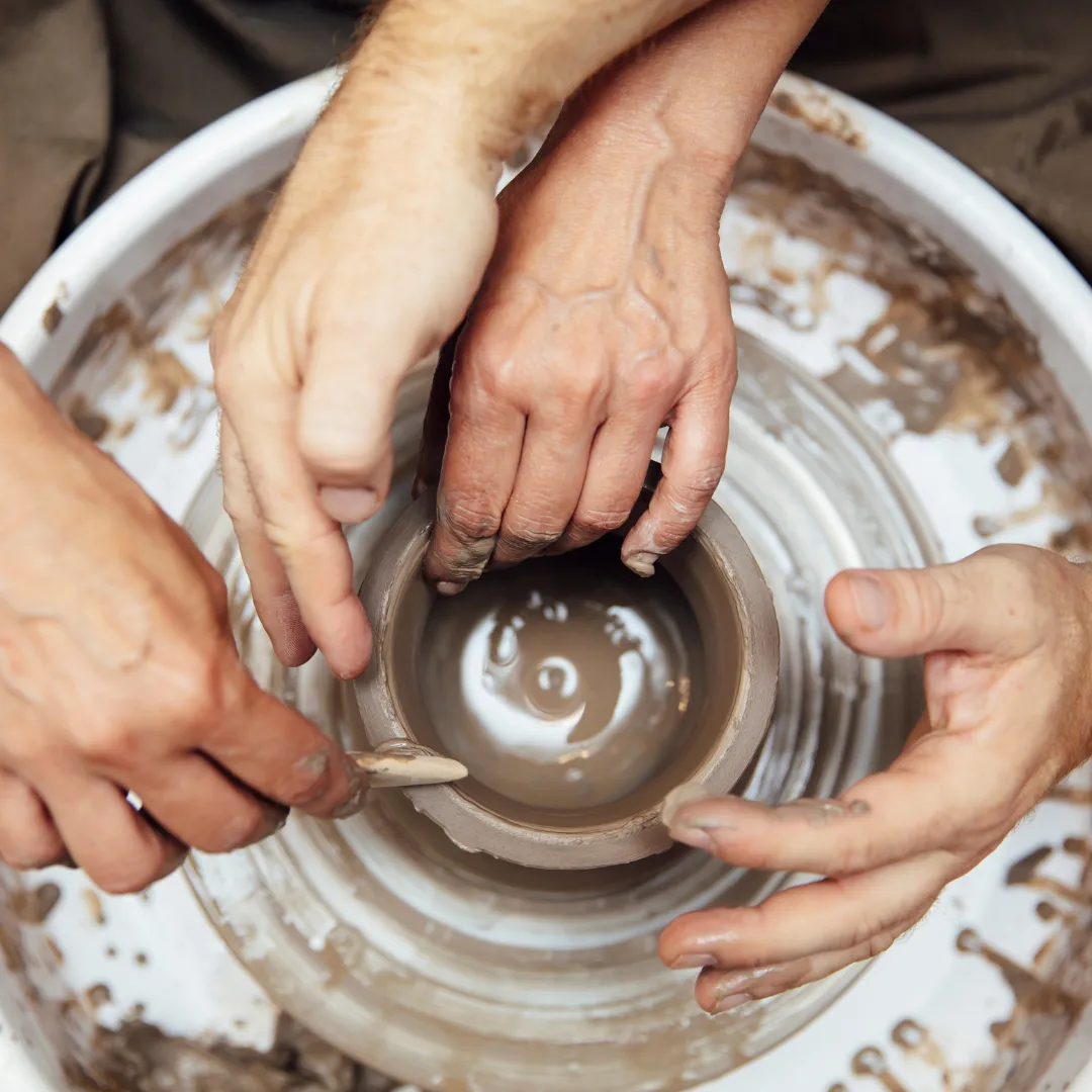 Studio Delta Pottery Two Hearts Throwing corso tornio coppia Torino