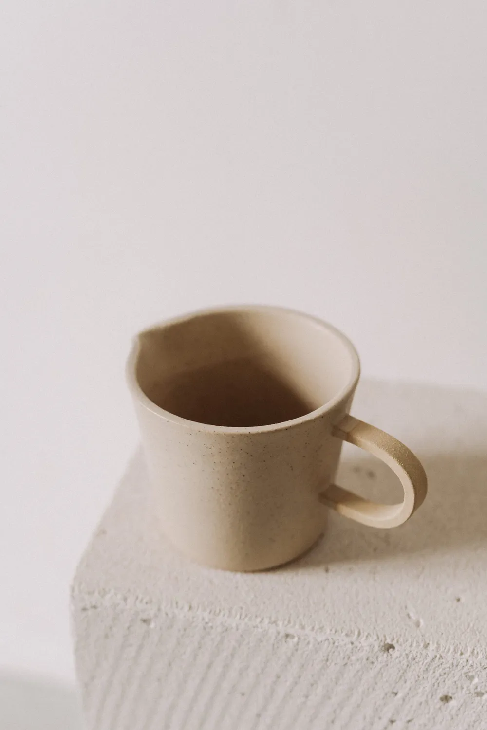 Poemi Terra Vanilla caraffa 0,7 l bianca in gres