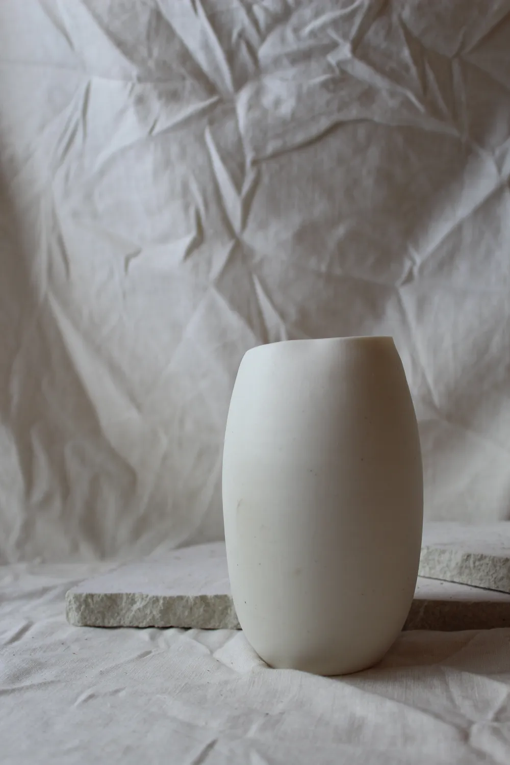 Studio Delta Pottery Uovo di Lava #3 vaso porcellana 14 cm