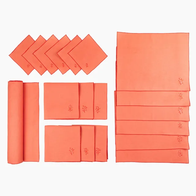 Tavola Ceramica Ilario Corallo tovaglietta ricamo rosso