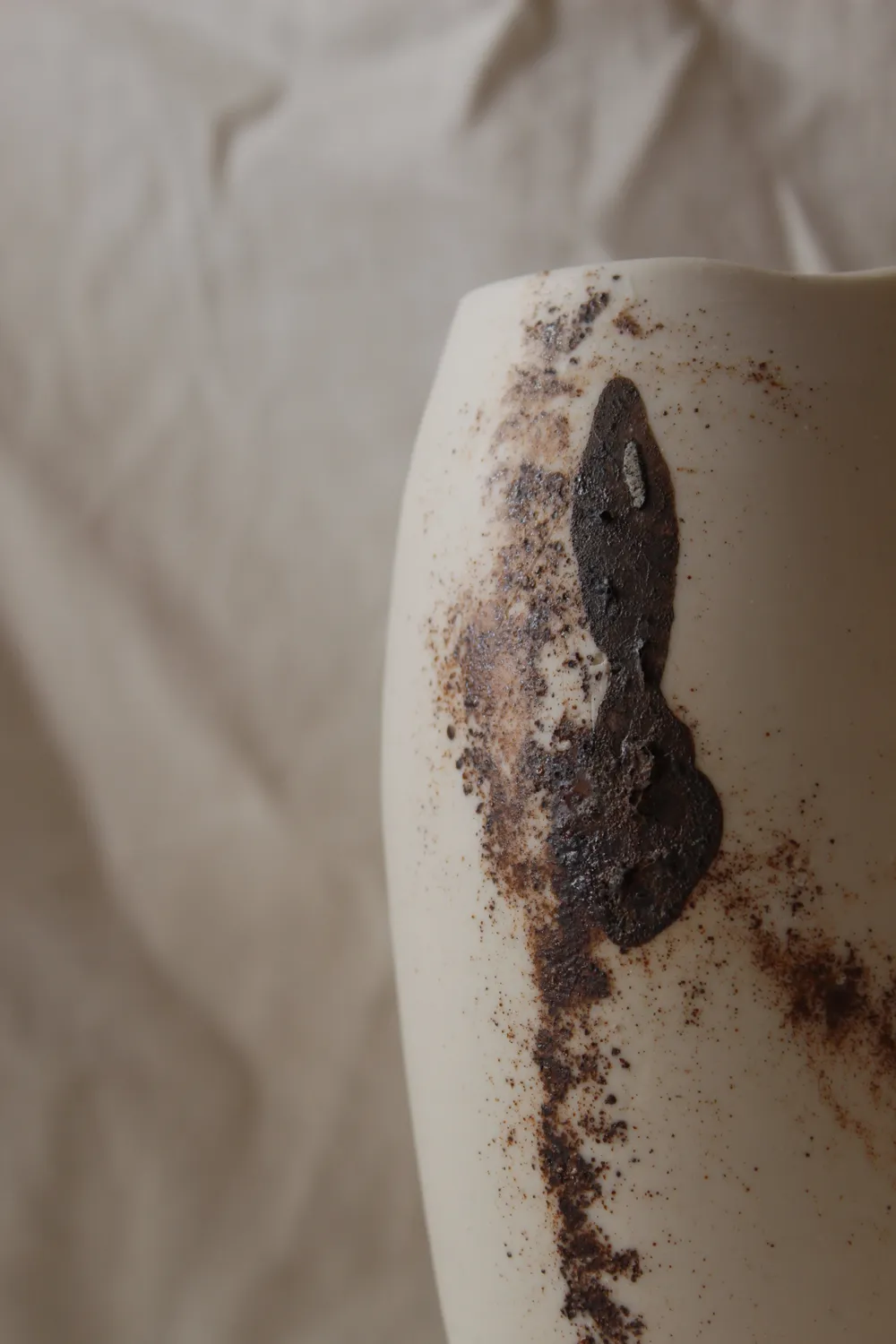 Studio Delta Pottery Uovo di Lava #1 vaso porcellana 15,5 cm