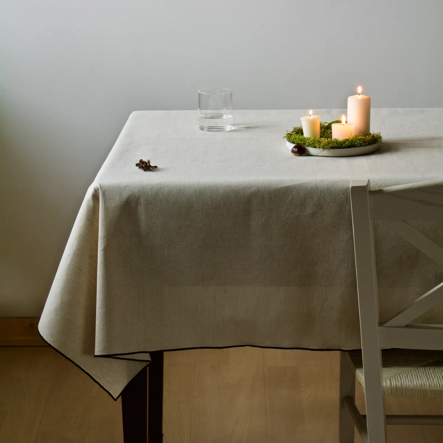 Tavola Ceramica Noemi Tovaglia 6 Posti 160x220 con tovaglioli