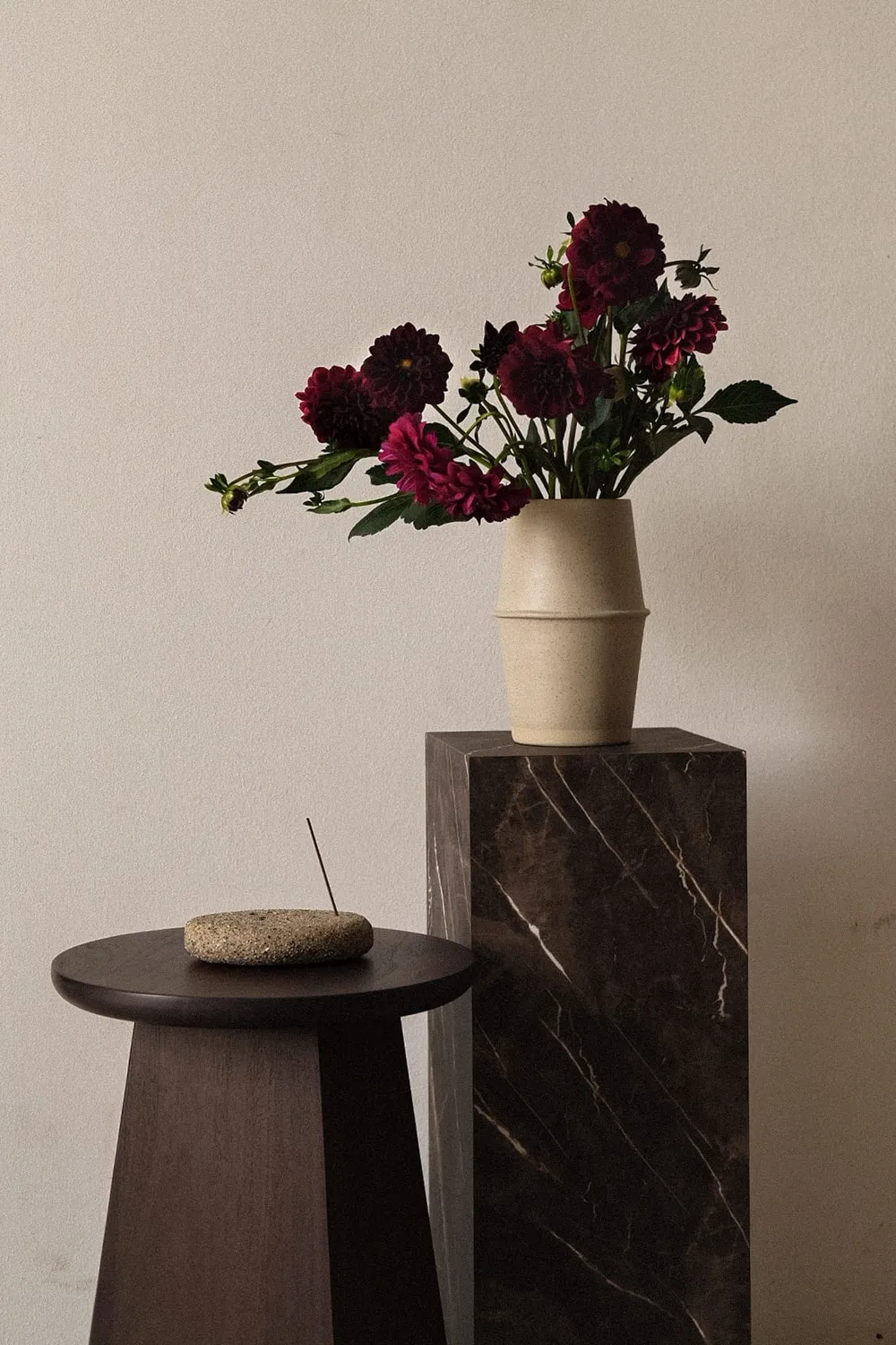 Poemi Japandi supporto bastoncini terrazzo beige