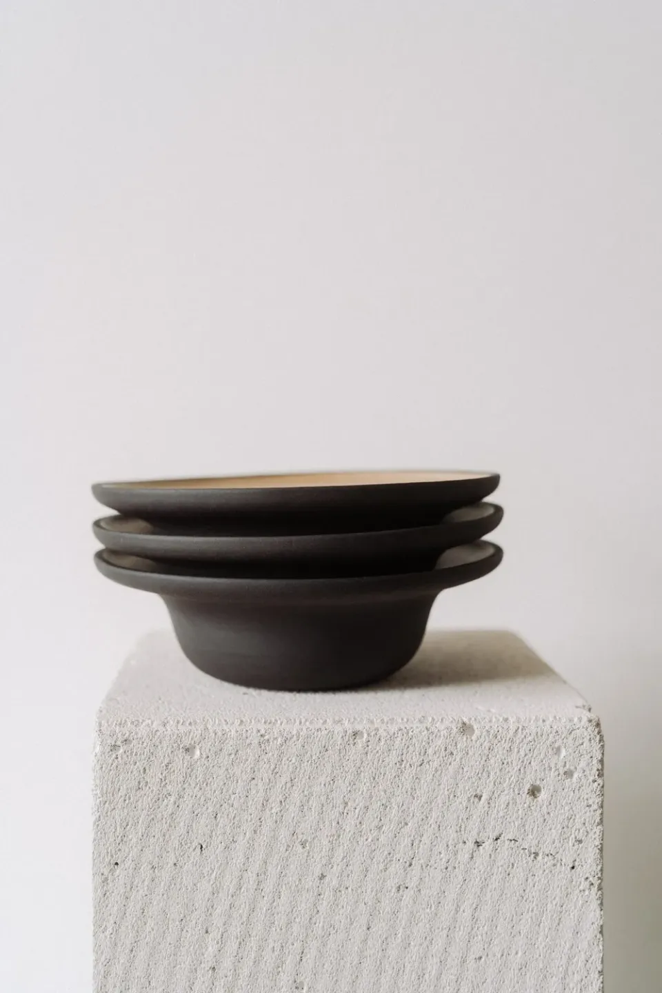 Poemi Fika piatto pasta 24 cm gres nero crema