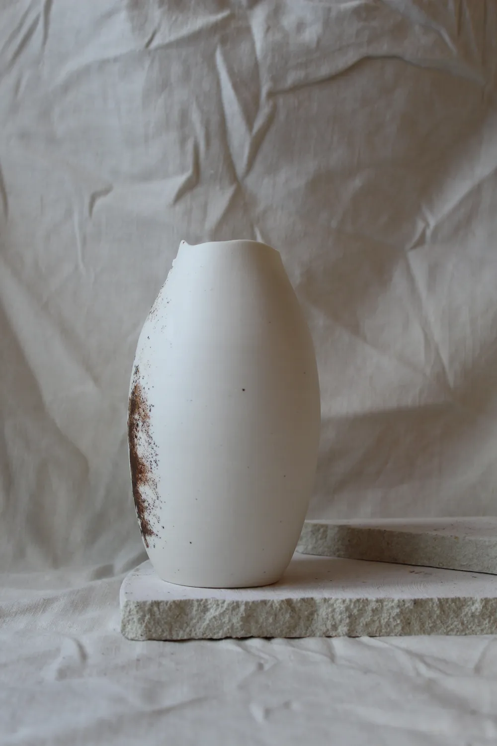 Studio Delta Pottery Uovo di Lava #5 vaso porcellana nera
