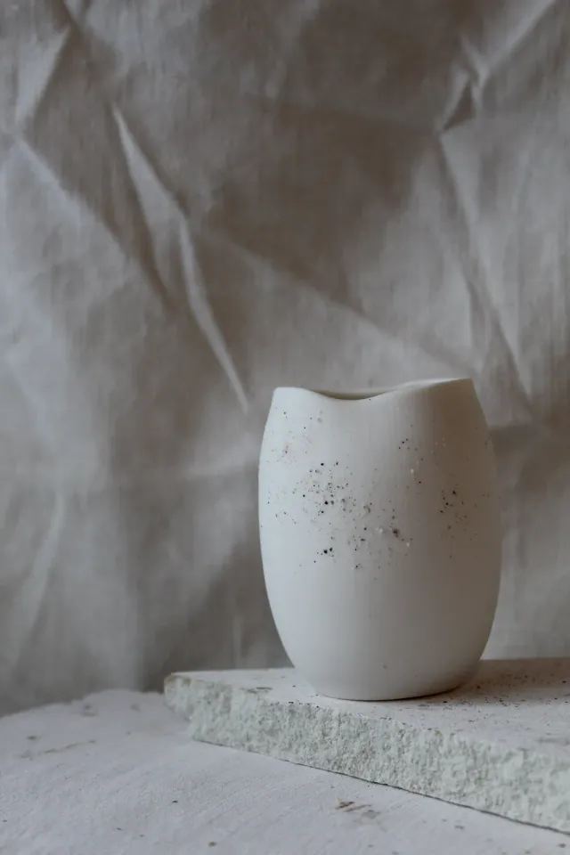 Studio Delta Pottery Uovo di Lava #4 vaso 8,5 cm porcellana