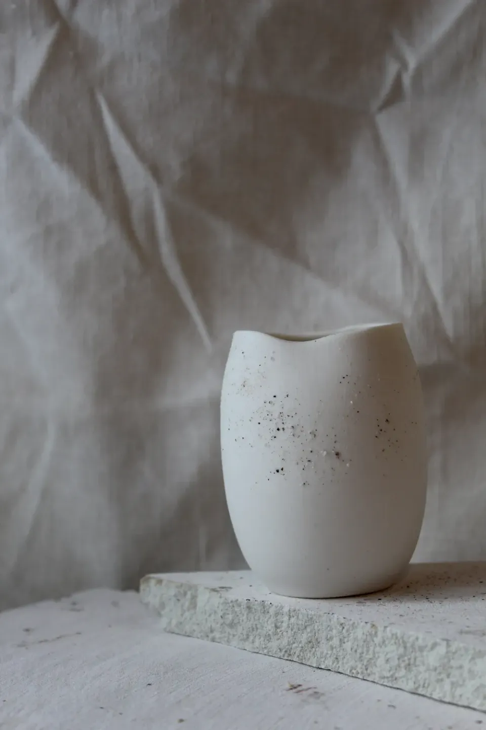 Studio Delta Pottery Uovo di Lava #4 vaso 8,5 cm porcellana