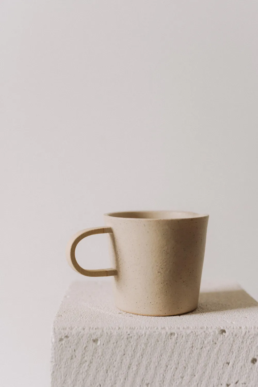 Poemi Terra Vanilla caraffa 0,7 l bianca in gres