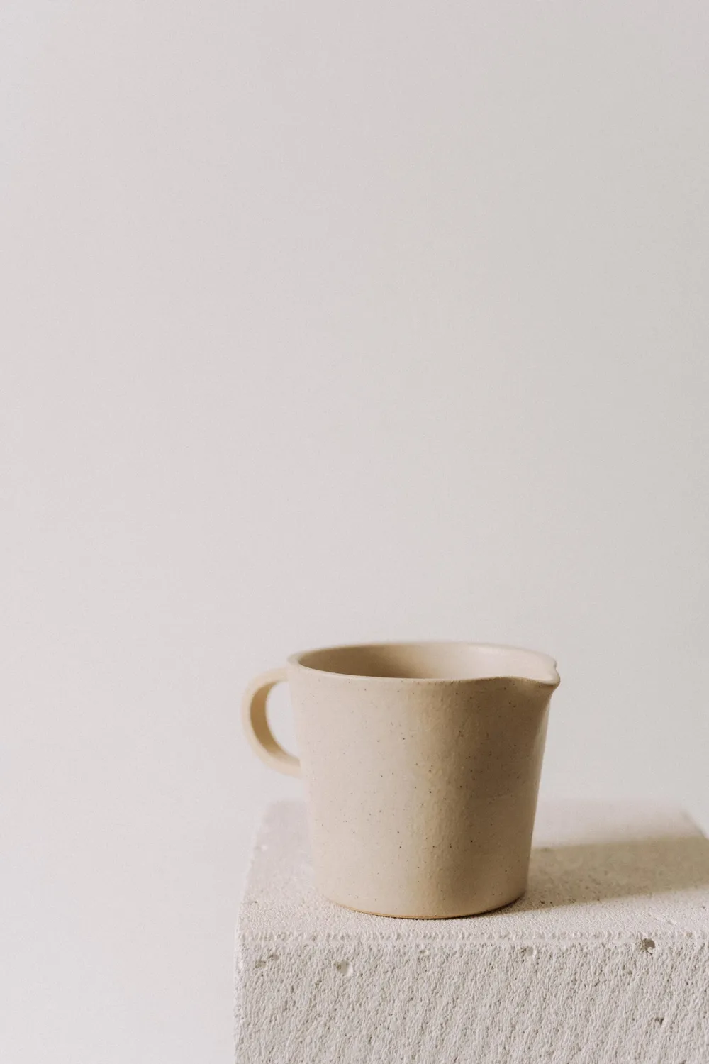 Poemi Terra Vanilla caraffa 0,7 l bianca in gres