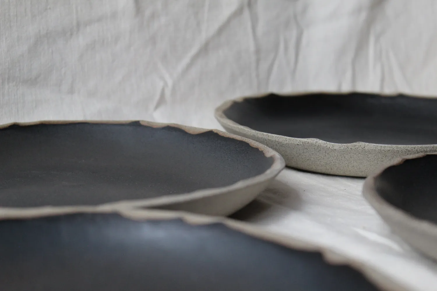 Studio Delta Pottery Bordo di Pietra fondina 19 cm nera