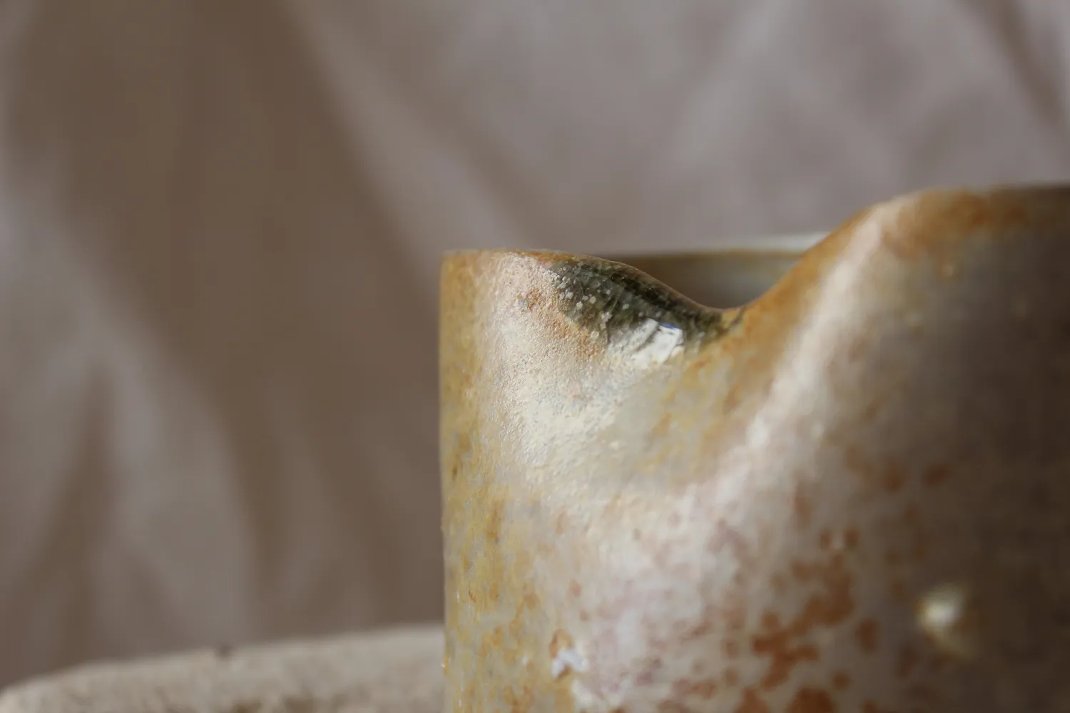 Studio Delta Pottery Uovo di Cenere #2 vaso woodfired 11 cm