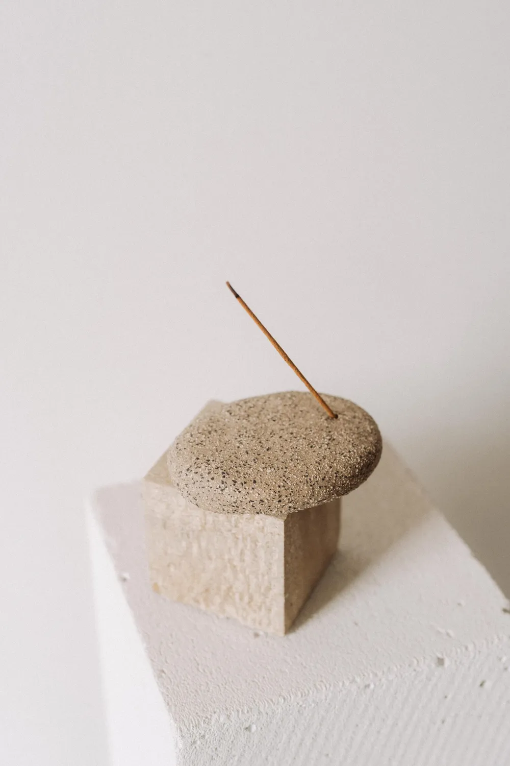 Poemi Japandi supporto bastoncini terrazzo beige